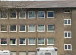 Baujahr 1961 – das Mehrfamilienhaus mit 16 Parteien in Köln vor der energetischen Sanierung. © Zeller Kölmel Architekten